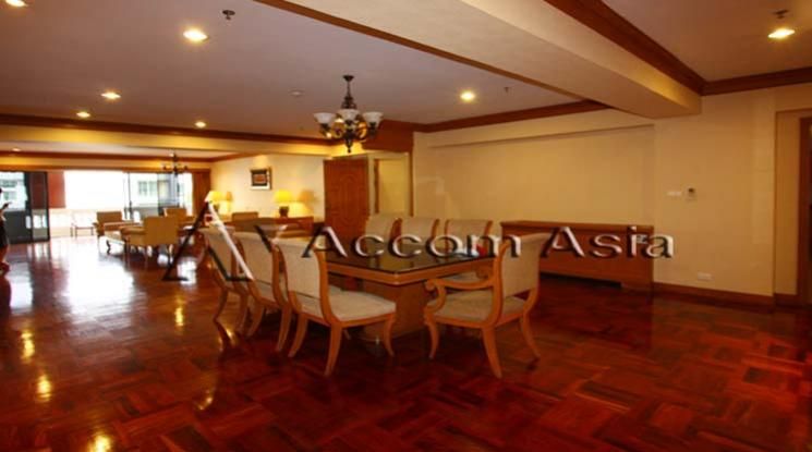 High quality of living Apartment  4 Bedroom For Rent BTS Phrom Phong i03