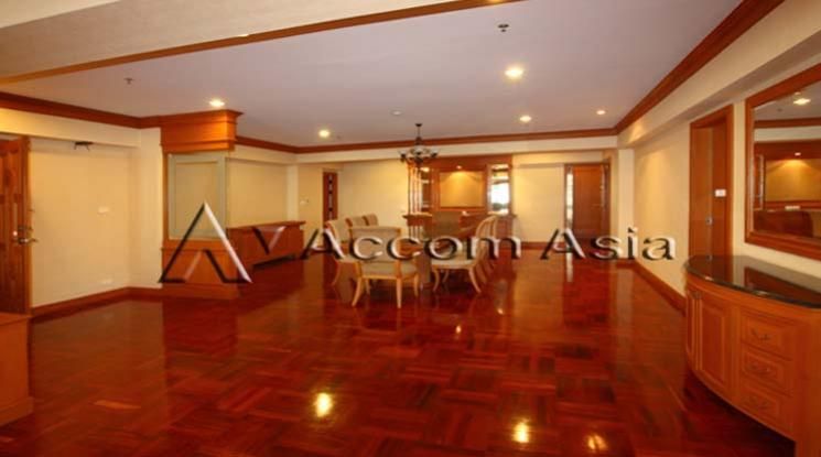 High quality of living Apartment  4 Bedroom For Rent BTS Phrom Phong i06