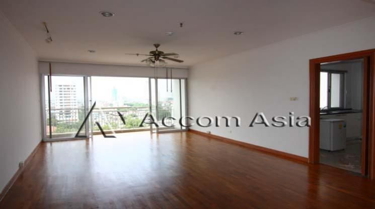 Perfect life in Bangkok Apartment  3+1 Bedroom For Rent BTS Chong Nons04