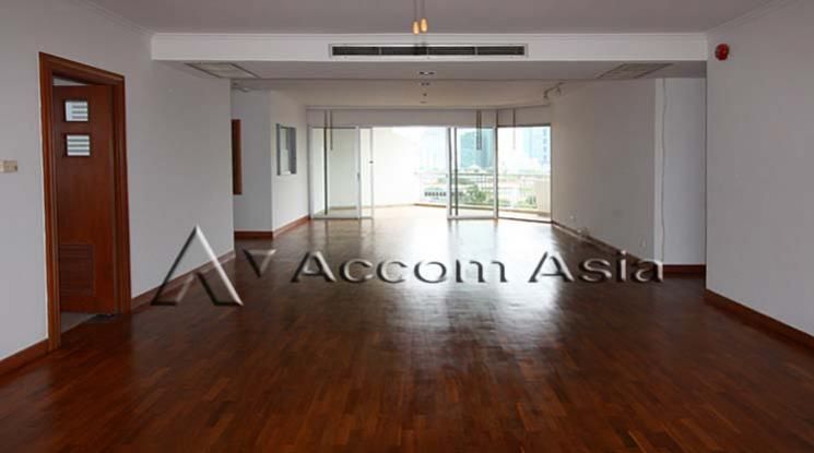 Perfect life in Bangkok Apartment  3+1 Bedroom For Rent BTS Chong Nons05