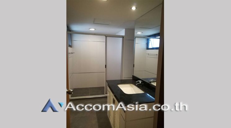Luxurious and Comfortable living Apartment  3 Bedroom For Rent BTS Phr03