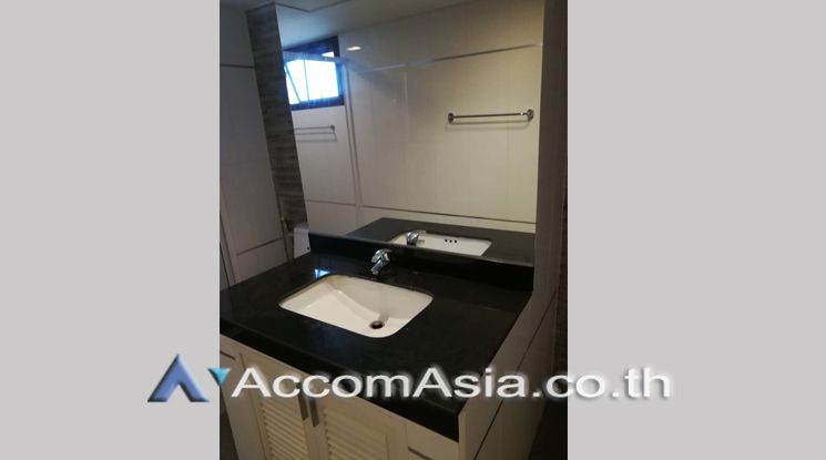 Luxurious and Comfortable living Apartment  3 Bedroom For Rent BTS Phr06