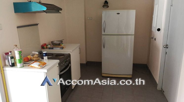 S.L.D Condominium  3 Bedroom For Rent BTS Sala Daeng - MRT Silom in Si05
