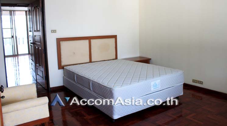 Spacious space with a cozy balcony Apartment  3 Bedroom For Rent BTS A06