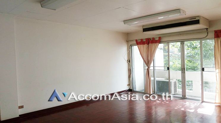 Townhouse  4 Bedroom For Rent BTS Phrom Phong in Sukhumvit Bangkok04