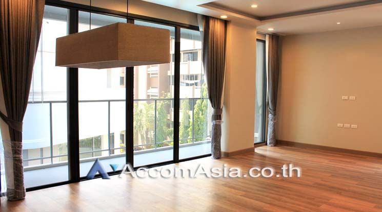 Perfect Living In Bangkok Apartment  3 Bedroom For Rent BTS Phrom Phon04