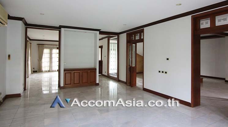 Exclusive House in compound House  4+1 Bedroom For Rent  in Bangna Tra06