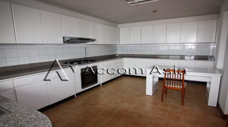 Convenience for all members of your family Apartment  3 Bedroom For Re05