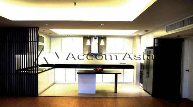 Baan Suan Petch Condominium  2 Bedroom For Rent BTS Phrom Phong in Suk04