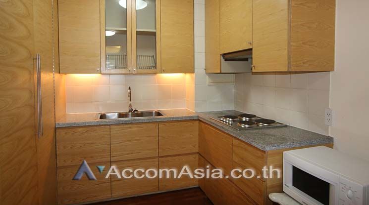 Easily walk to Rajadamri BTS. Apartment  2 Bedroom For Rent BTS Ratcha05