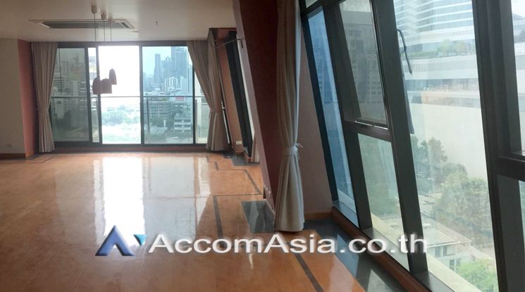 New House Condominium  3 Bedroom For Rent BTS Chitlom in Ploenchit Ban01