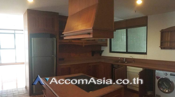 New House Condominium  3 Bedroom For Rent BTS Chitlom in Ploenchit Ban03