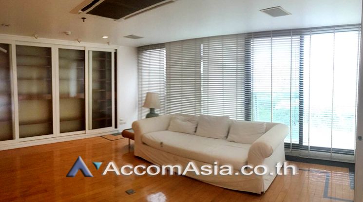 New House Condominium  3 Bedroom For Rent BTS Chitlom in Ploenchit Ban04