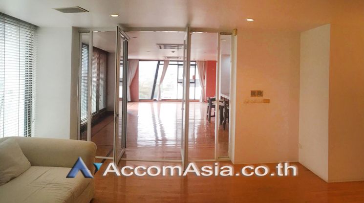 New House Condominium  3 Bedroom For Rent BTS Chitlom in Ploenchit Ban05
