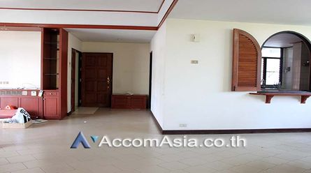 peaceful and greenery Apartment  3 Bedroom For Rent BTS Phrom Phong in02