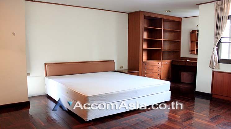 peaceful and greenery Apartment  3 Bedroom For Rent BTS Phrom Phong in03