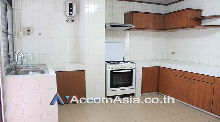 peaceful and greenery Apartment  3 Bedroom For Rent BTS Phrom Phong in05