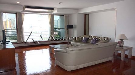 Relaxing Balcony - Walk to BTS Apartment  3 Bedroom For Rent BTS Thong02