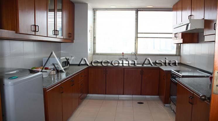 Relaxing Balcony - Walk to BTS Apartment  3 Bedroom For Rent BTS Thong06