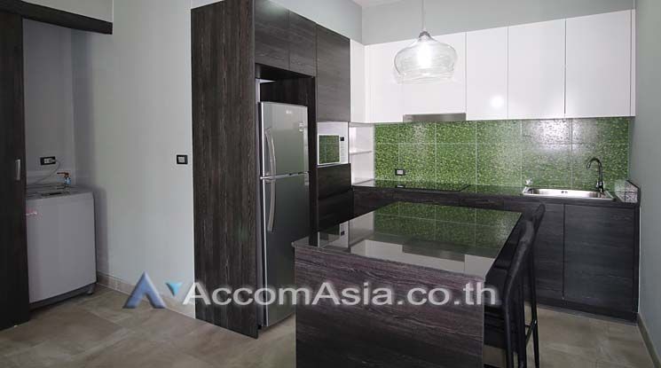 Modern Interiors Apartment  2 Bedroom For Rent BTS Thong Lo in Sukhumv05