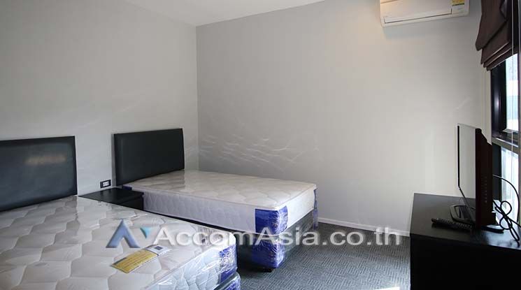 Modern Interiors Apartment  2 Bedroom For Rent BTS Thong Lo in Sukhumv06