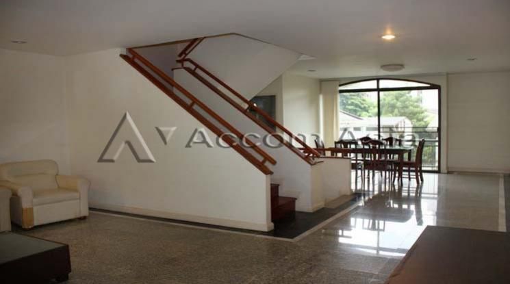 Private Sukhumvit Compond Townhouse  3 Bedroom For Rent BTS Thong Lo i04