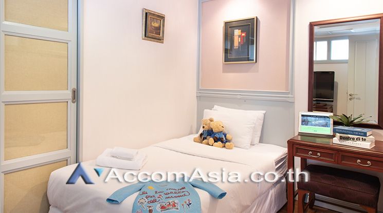 Superbly Balanced Combination Condominium  2 Bedroom For Rent BTS Thon03