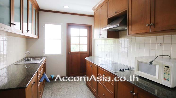 Spacious Room Apartment  2 Bedroom For Rent BTS Phrom Phong in Sukhumv05