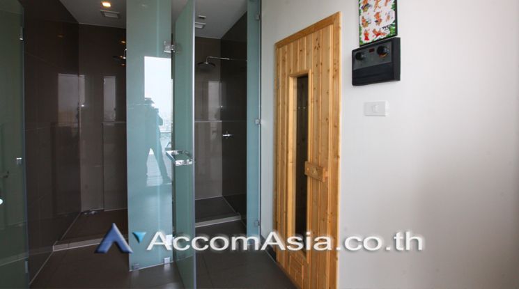 The River Condominium  3 Bedroom For Rent BTS Krung Thon Buri in Charo04