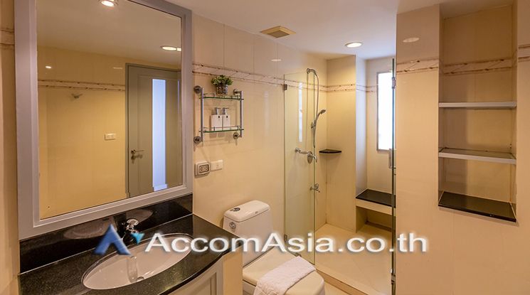 Superbly Balanced Combination Condominium  2 Bedroom For Rent BTS Thon05