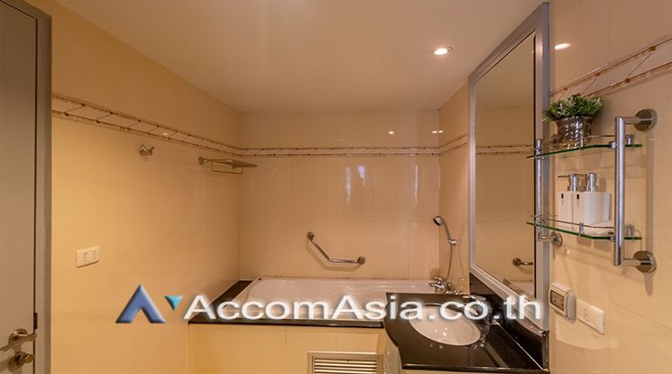 Superbly Balanced Combination Condominium  2 Bedroom For Rent BTS Thon06