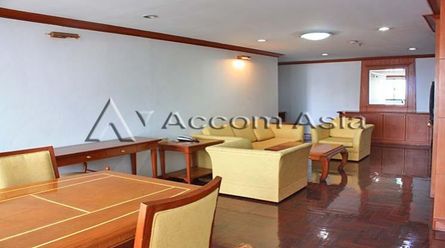 Exudes classic comfort Apartment  2 Bedroom For Rent BTS Phrom Phong i02