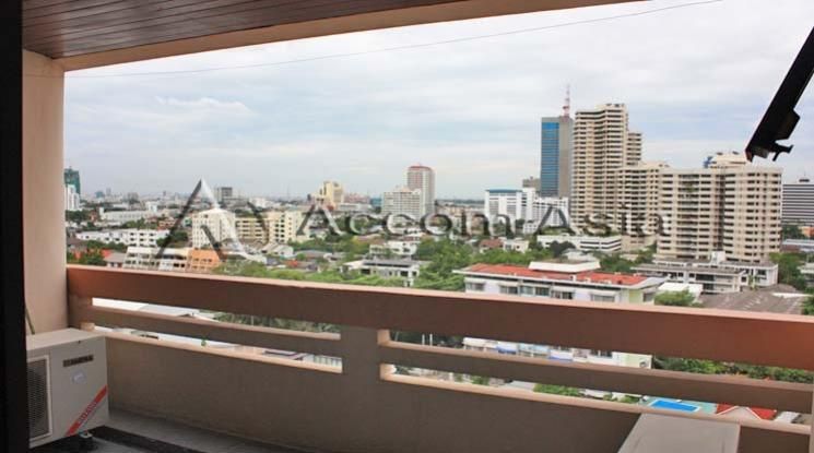 Exudes classic comfort Apartment  2 Bedroom For Rent BTS Phrom Phong i03