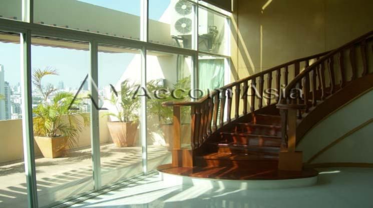 Kids Friendly Speac Apartment  4 Bedroom For Rent  in Sukhumvit Bangko01