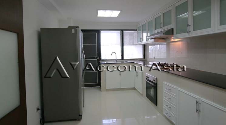 Family Apartment with Lake View Apartment  3 Bedroom For Rent BTS Asok05