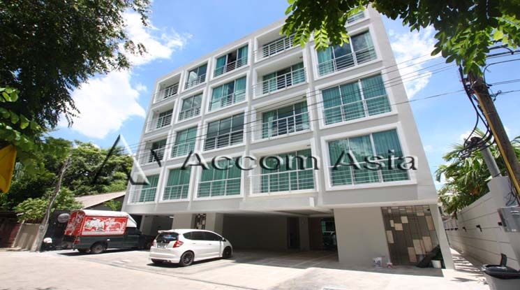 Low Rised Building Apartment  2 Bedroom For Rent BTS Thong Lo in Sukhu06
