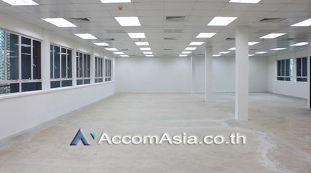 Bhiraj Tower At Sathorn Office space For Rent BTS Surasak in South Sat02