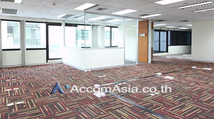 President Tower Office space For Rent BTS Chitlom in PhloenChit Bangko04