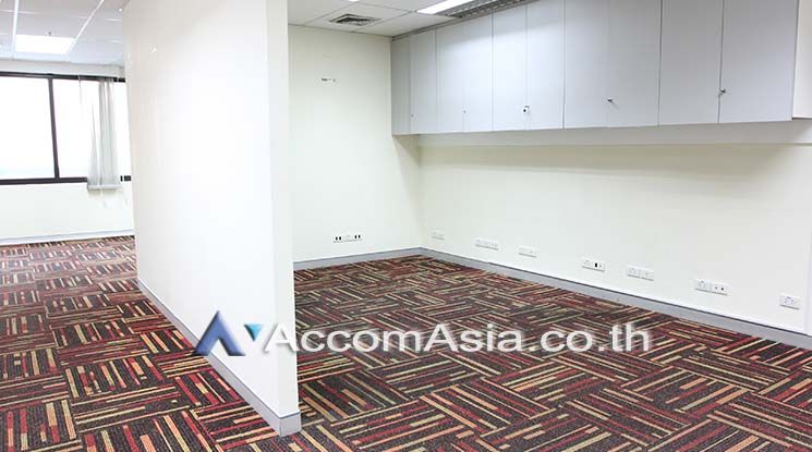 President Tower Office space For Rent BTS Chitlom in PhloenChit Bangko06