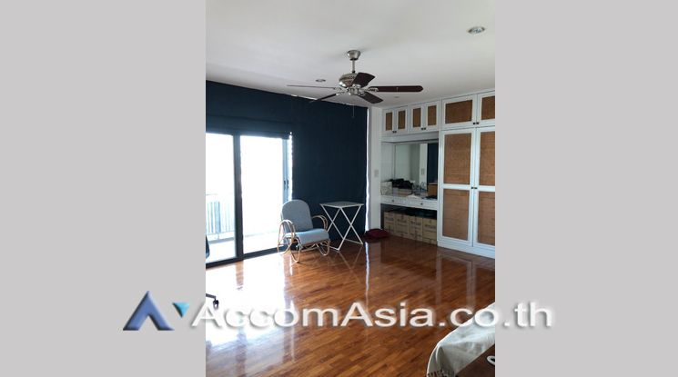 The Lush Greenery Residence Apartment  4 Bedroom For Rent BTS Chong No03