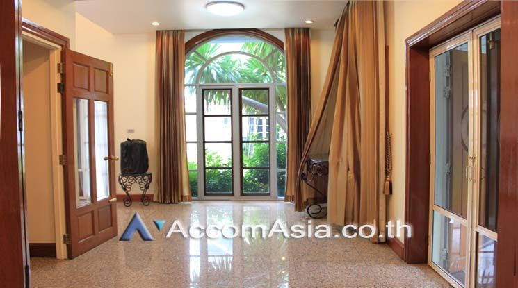 Exclusive House in compound House  4 Bedroom For Rent  in Bangna Trad03