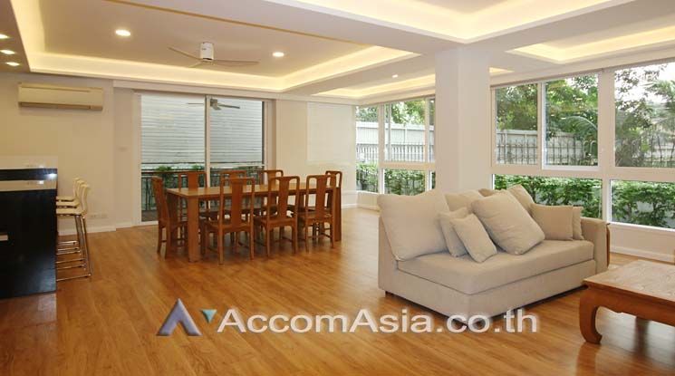 Spacious Unit Apartment  4 Bedroom For Rent BTS Chong Nonsi in Sathorn01