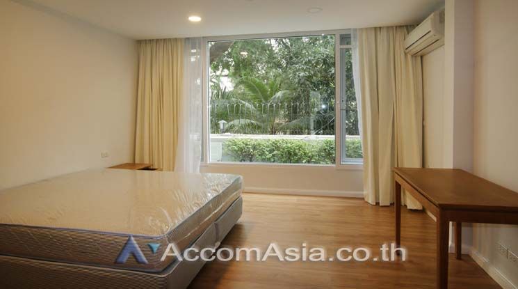 Spacious Unit Apartment  4 Bedroom For Rent BTS Chong Nonsi in Sathorn03