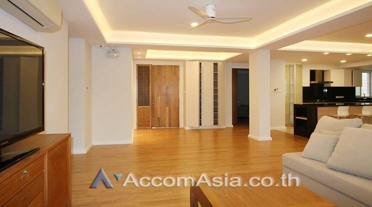 Spacious Unit Apartment  4 Bedroom For Rent BTS Chong Nonsi in Sathorn04