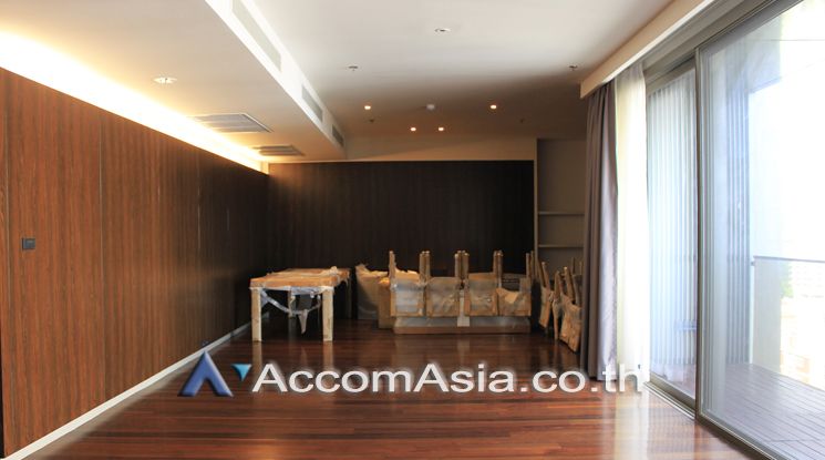 Modern Apartment Apartment  4 Bedroom For Rent BTS Phrom Phong in Sukh01
