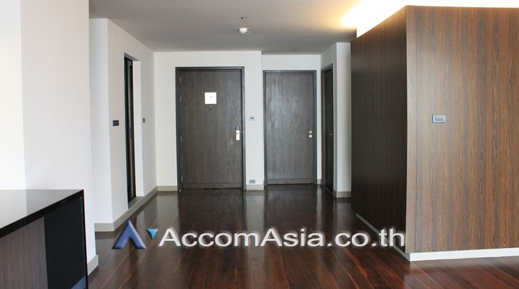 Modern Apartment Apartment  4 Bedroom For Rent BTS Phrom Phong in Sukh06