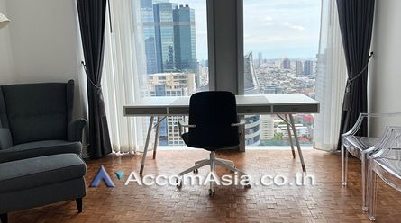 The Ritz-Carlton Residences Condominium  3 Bedroom For Rent BTS Chong02