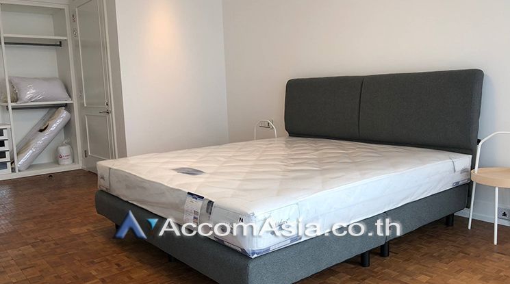 The Ritz-Carlton Residences Condominium  3 Bedroom For Rent BTS Chong04