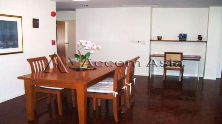 Peaceful In Sukhumvit Apartment  3 Bedroom For Rent BTS Phrom Phong in03