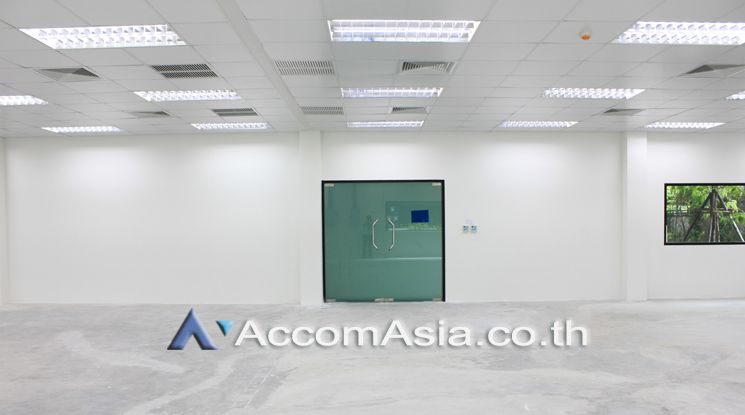 Bhiraj Tower At Sathorn Office space For Rent BTS Surasak in South Sat04